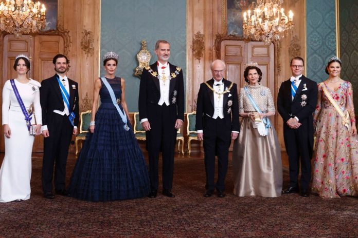 Königin Letizia und Königin Silvia mit Outfit-Hommage an Victoria