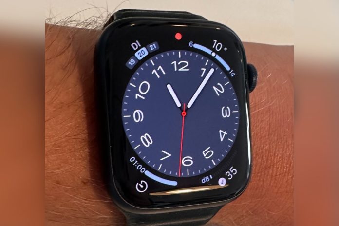 Die neue Apple Watch Series 8 ist wie gewohnt hochwertig verarbeitet. / Source: spot on news