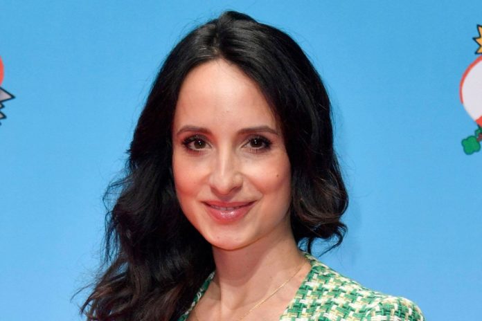 Stephanie Stumph: Als Mutter ist sie Wie geht es Stephanie Stumph nach der Geburt ihres Sohnes? / Source: imago images/Future Image/N. Kubelka