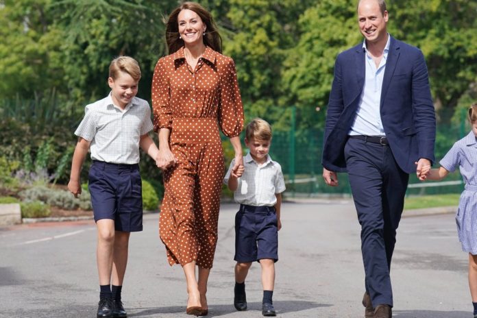 Prinzessin Kate strahlt mit ihren Kindern um die Wette. / Source: imago/i Images