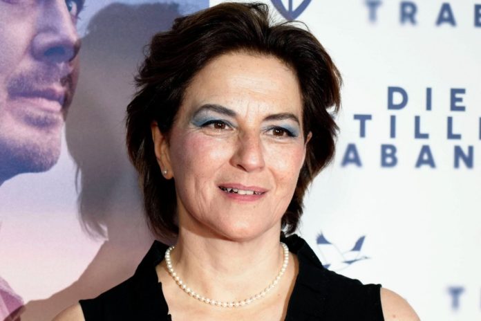 Martina Gedeck wünscht sich mehr Gleichberechtigung - auch in der Filmbranche. / Source: imago/Future Image