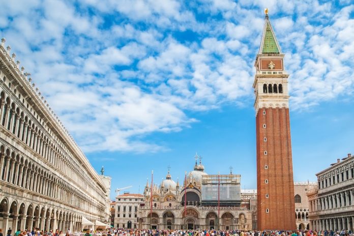 Eintrittskarten für Lagunenstadt: Das müssen Venedig-Besucher wissen Venedig kämpft gegen den Übertourismus. / Source: 2015 Pani Garmyder/Shutterstock.com