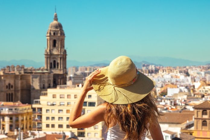 Málaga ist unter Expats die beliebteste Stadt der Welt. / Source: margouillat photo/Shutterstock.com