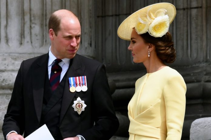 William und Kate galten bislang als Hoffnungs- und Sympathieträger der britischen Monarchie. Doch nun gerät ihr Image ins Wanken. / Source: Pete Hancock/Shutterstock.com