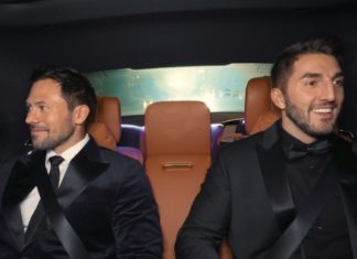 “Die Bachelors”: “Hochzeit oder Beerdigung” im Finale? Die "Bachelors" Sebastian (l.) und Dennis auf dem Weg zur "Hochzeit". Oder zur "Beerdigung". / Source: RTL