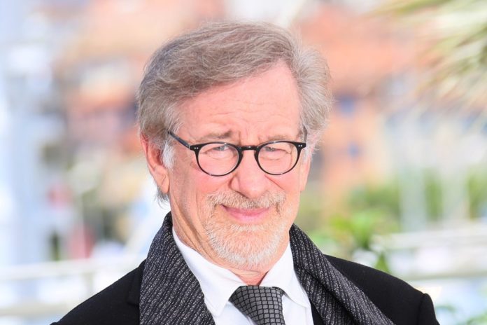 Steven Spielberg kehrt 2026 mit einem neuen Film auf die große Leinwand zurück. / Source: Denis Makarenko/Shutterstock.com