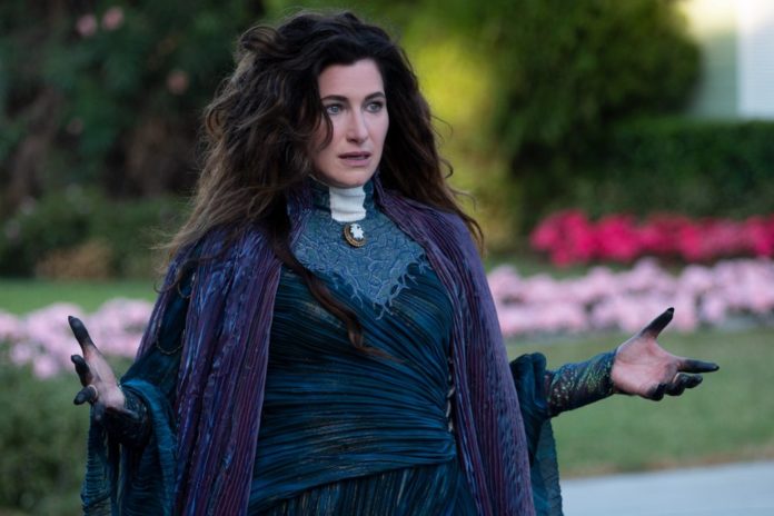 Kathryn Hahn schlüpft für eine neue Spin-off-Serie zu Marvels 