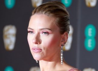 Scarlett Johansson und Co.: Warum Promis skeptisch auf KI blicken Schauspielerin Scarlett Johansson ist derzeit inmitten einer Kontroverse um Künstliche Intelligenz. / Source: Cubankite/Shutterstock.com