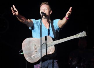 “Anständiger Kerl”: Chris Martin fährt Frau zum Coldplay-Konzert Coldplay-Sänger Chris Martin hat offene Arme für alle. / Source: yakub88/Shutterstock.com