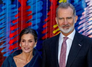 Felipe und Letizia von Spanien: Ihre Ehe überstand schon viele Stürme Letizia und Felipe mussten sich zu Beginn ihrer Liebe gegen etliche Zweifler behaupten - und auch als Königspaar stehen sie vor so mancher Herausforderung. / Source: Action Press/Royal Press Europe