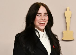 “Buchstäblich psychotisch”: Billie Eilish hasst lange Konzerte Billie Eilish liebt es kurz und knackig. / Source: Billy Bennight/ZUMA Press Wire/Action Press