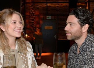 Das passiert heute in den Soaps "Unter uns": Ute (l.) erkennt entsetzt, dass sie in Patrizias Fadenkreuz geraten ist. / Source: RTL / Julia Feldhagen