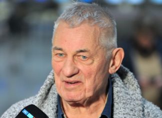 Heinz Hoenig: So geht es ihm nach der Speiseröhren-Operation Heinz Hoenig liegt weiterhin auf der Intensivstation. / Source: ddp images