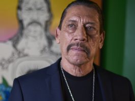 Danny Trejo, hier im Jahr 2019 abgelichtet, spielte über Jahrzehnte den Schurken, bevor er mit "Machete" zum Latino-Superhelden wurde. / Source: The Sun/ddp/John Chapple