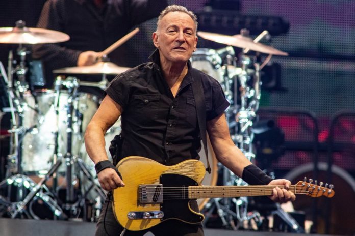 Bruce Springsteen auf der Bühne. / Source: imago/ANP