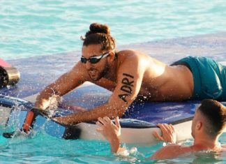 Adriano Salvaggio gewinnt die “RTL Wasserspiele” 2024 Wasserratte Adriano Salvaggio beweist Contenance bei den "RTL Wasserspielen". / Source: RTL / Stefan Gregorowius