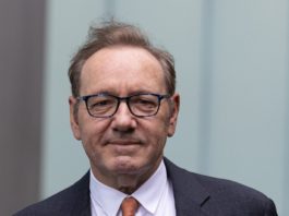 Prominente Freunde setzen sich für Kevin Spacey ein. / Source: Zeynep Demir Aslim/Shutterstock.com