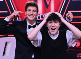 “The Voice Kids”: 15-jähriger Jakob gewinnt die zwölfte Staffel Wincent Weiss und "The Voice Kids"-Sieger Jakob nach dem großen Finale. / Source: Seven.One/Claudius Pflug