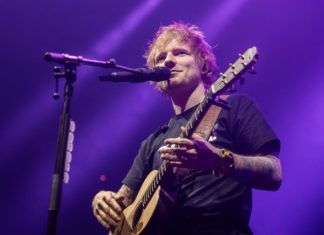 Ed Sheeran überrascht Musikstudenten mit Akustik-Perfomance Ed Sheeran überrascht Musikstudenten. / Source: IMAGO/Avalon.red
