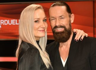 22 Jahre Ehe: Janine Kunze verrät ihr Liebesgeheimnis Janine Kunze und Dirk Budach gaben sich 2002 das Jawort. / Source: imago images/Eventpress