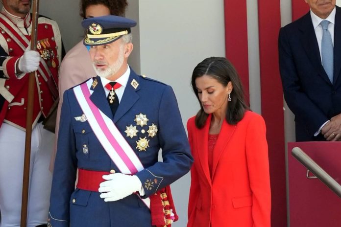 König Felipe und Königin Letizia beim National Armed Forces Day. / Source: IMAGO/CordonPress