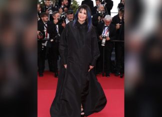 Warum Greta Gerwig für Iris Berben “ein großartiges Highlight” ist Iris Berben auf dem roten Teppich in Cannes. / Source: by Getty Images