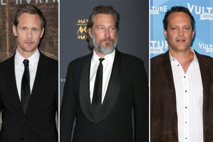 Alexander Skarsgård, John Corbett und Vince Vaughn (v.l.n.r.) besitzen alle ein Gardemaß von über 1,90 Meter. / Source: Tinseltown/Kathy Hutchins/Debby Wong/Shutterstock.com