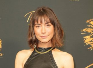 Schwangere “Bachelor”-Gewinnerin Jennifer Lange hat sich verlobt Jennifer Lange verkündet ihre Verlobung. / Source: IMAGO/Eventpress