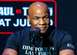 Mike Tyson: Medizinischer Zwischenfall in Flugzeug Mike Tyson während einer Pressekonferenz zu seinem bevorstehenden Kampf. / Source: imago images/ZUMA Press Wire