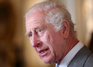 König Charles III. betet für Menschen in Papua-Neuguinea König Charles III. hat sich persönlich zu dem schlimmen Erdrutsch in Papua-Neuguinea geäußert. / Source: imago images/i Images