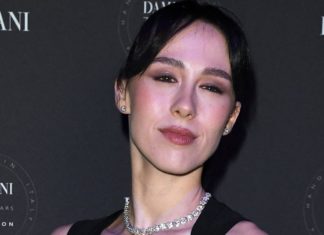 Romantische Fotos mit Preis: Mücken-Attacke auf Aurora Ramazzotti Aurora Ramazzotti nimmt ihre Fans auf Instagram durch ihren Alltag mit. / Source: IMAGO/ABACAPRESS