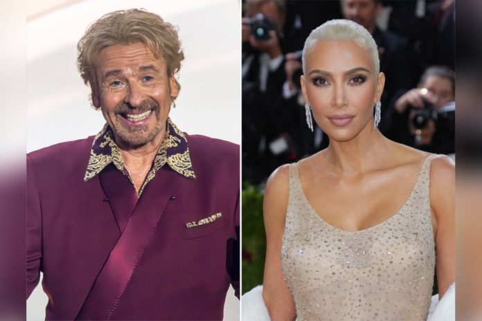 Thomas Gottschalk jagt Kim Kardashian. / Source: imago images/NurPhoto / IMAGO/Arnulf Hettrich