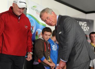 König Charles III. eröffnet im Sommer Minigolfplatz auf seinem Anwesen Schon früher zeigte er sich bei einer Veranstaltung am Schläger, nun eröffnet König Charles bald einen eigenen Minigolfplatz. / Source: ADRIAN DENNIS