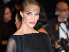 Rosie Huntington-Whiteley teilte ein Nacktbild im Netz. / Source: IMAGO/ABACAPRESS