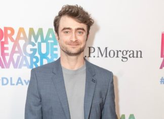 Darum taucht Daniel Radcliffe nicht in der “Harry Potter”-Serie auf Daniel Radcliffe bei einem Auftritt in New York. / Source: lev radin/Shutterstock.com