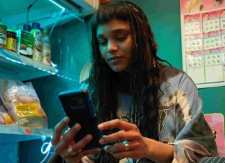 Alles zur übernatürlichen deutschen Teenie-Serie “Pauline” Der deutsche Nachwuchsstar Sira-Anna Faal spielt die Hauptrolle in "Pauline". / Source: The Walt Disney Company/Nirén Mahajan