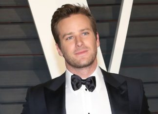 Armie Hammer lacht heute über Kannibalismus-Vorwürfe Armie Hammer spricht über seinen Kannibalismus-Skandal und über ein neues Projekt, das sich derzeit in der Mache befindet. / Source: AdMedia/ImageCollect