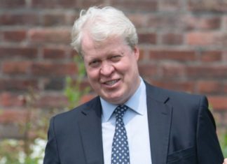 Engagiert Prinzessin Dianas Bruder etwa Charles’ Scheidungsanwältin? Charles Spencer hat sich von seiner dritten Ehefrau getrennt. Für die Scheidung soll er auf die Anwältin setzen, die einst seinen Ex-Schwager gegen seine Schwester vertrat. / Source: Alpha Press/ImageCollect