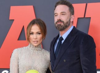 Aus und vorbei? Ben Affleck soll seine Sachen gepackt haben Ben Affleck soll seit Wochen nicht mehr mit Jennifer Lopez zusammenleben. / Source: DFree/Shutterstock.com