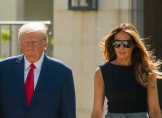 Aufregung im US-Wahlkampf: Wo war Melania Trump beim TV-Duell? Melania Trump zeigt sich nur noch selten an der Seite von Donald Trump (Bild von 2022). / Source: imago images/ZUMA Wire