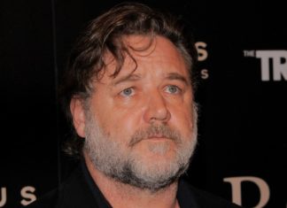 Russell Crowe fühlt sich “unwohl” wegen “Gladiator 2” Russell Crowe hat kein gutes Gefühl hinsichtlich "Gladiator 2". / Source: 2018 Ron Adar/Shutterstock