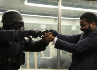 TV-Tipps am Sonntag "Tenet": Der Protagonist (John David Washington, r.) ist einem russischen Oligarchen auf der Spur. / Source: 2020 Warner Bros Entertainment Inc. All Rights Reserved