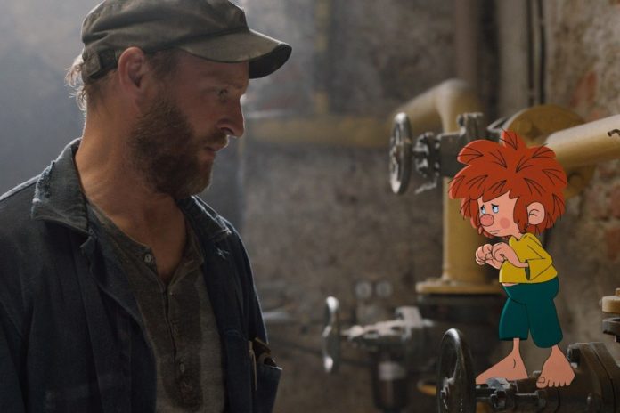 Florian Eder (Florian Brückner) und Kobold Pumuckl dürfen weitere Abenteuer erleben - in einer zweiten Staffel und einem Kinofilm. / Source: RTL / NEUESUPER