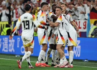 Fußball-EM: Deutschlandspiel beschert dem ZDF erneut Traumquoten Die Spieler der deutschen Nationalmannschaft jubeln über das 2:0 durch Jamal Musiala. / Source: Qian Jun/MB Media/Getty Images