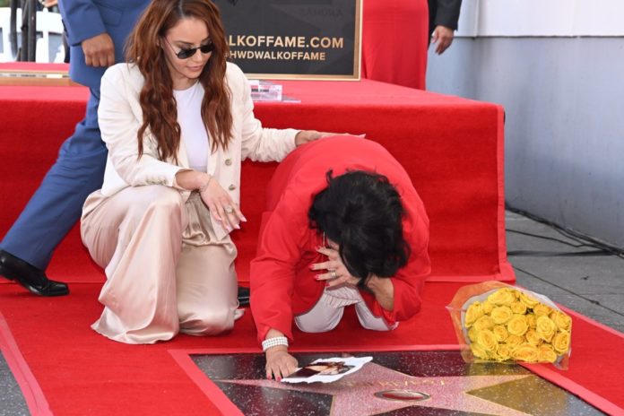 Emotionale Zeremonie für Jenni Rivera auf dem Walk of Fame. / Source: Michael Tullberg/Getty Images