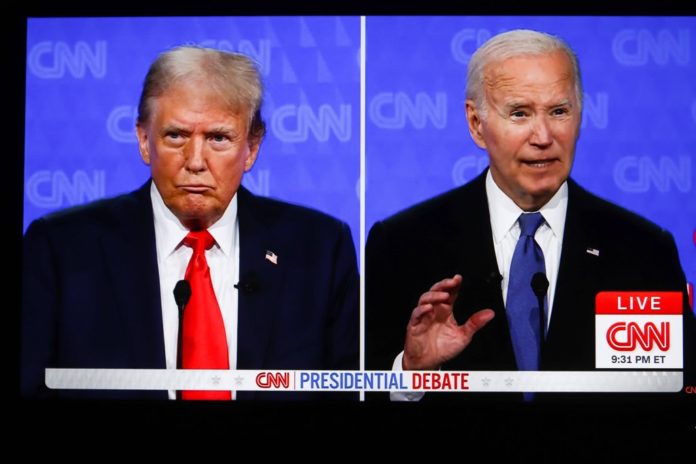 Donald Trump (l.) und Joe Biden duellierten sich via CNN. / Source: imago/SOPA Images