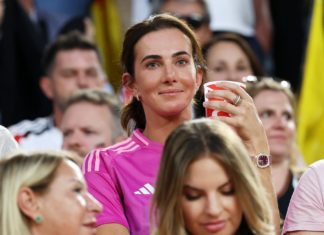 Lisa Müller bei EM-Achtelfinalspiel erstmals im Stadion dabei Lisa Müller im Dortmunder Stadion. / Source: Alexander Hassenstein/Getty Images