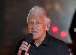 Rainhard Fendrich über die EM-Fanhymne: “Es ist mir eine große Ehre” Rainhard Fendrich genießt die Fußball-EM und bereitet sich auf ein großes Jahr vor. / Source: IMAGO/Future Image