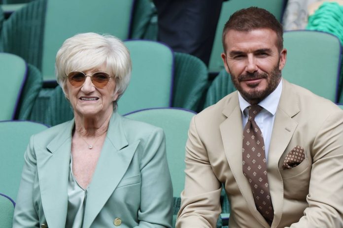 David Beckham und seine Mutter Sandra haben ein enges Verhältnis. / Source: IMAGO/Shutterstock