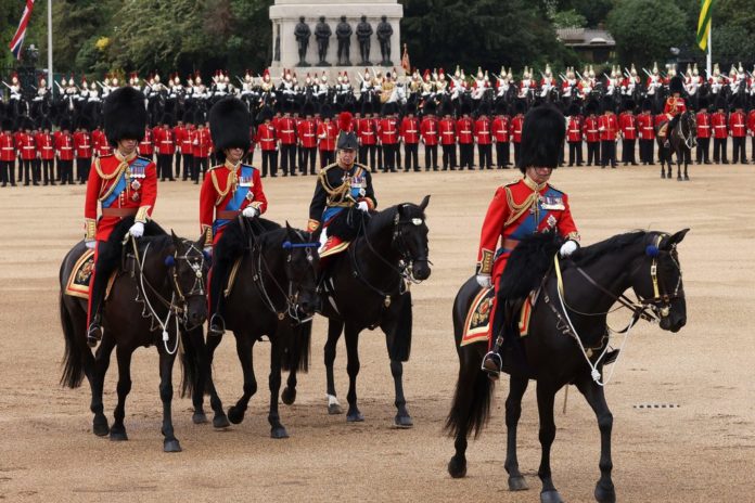 Mit Trooping the Colour feiert König Charles seinen Geburtstag. / Source: ddp